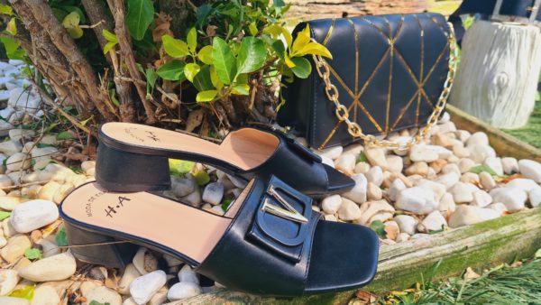 Sandalia Mule negra