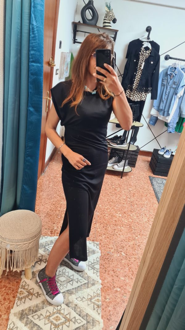 vestido basico negro