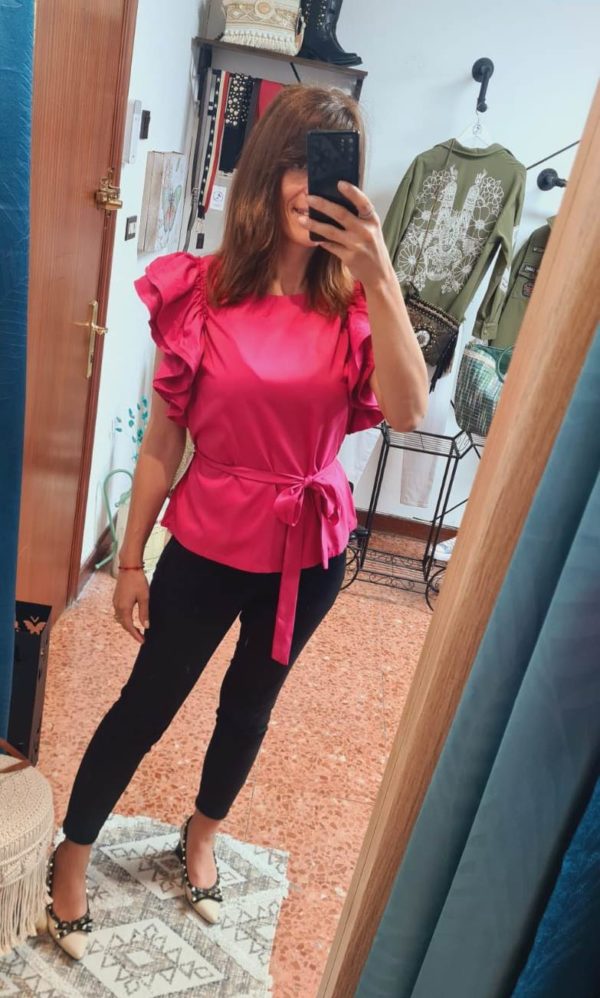 blusa volantes fucsia