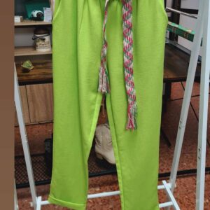 Pantalón pistacho con cinturón
