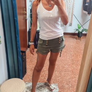 Short kaki